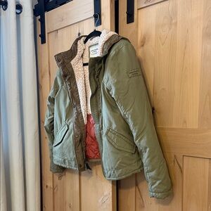Abercrombie & Fitch women’s Olive Puffer Jacket with Sherpa Lining